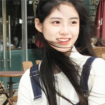 红唇相吻