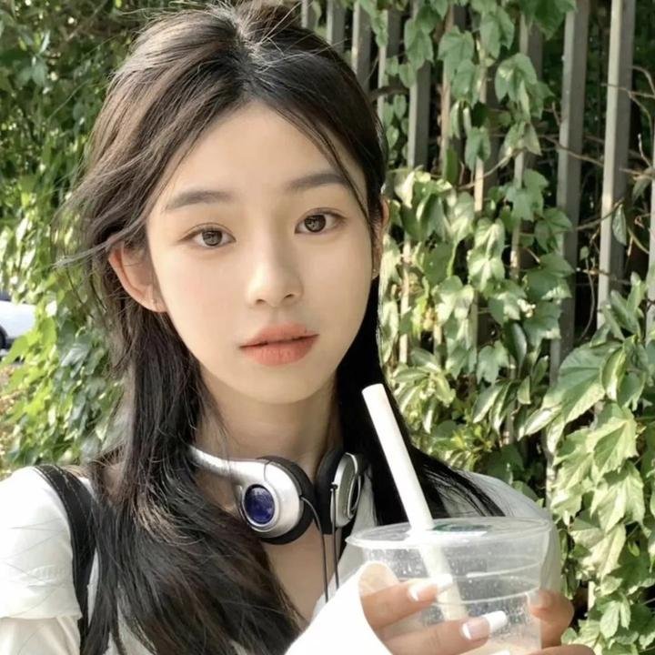 她的微笑和圈套